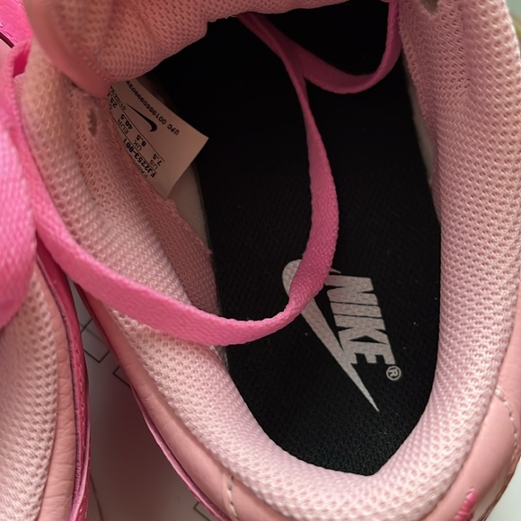 Nike Pink Dunk Low Sneakers Classic Design - Picture 6 of 8